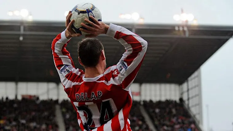 Ném Biên Có Việt Vị Không Và Những Lưu Ý Quan Trọng Khi Thực Hiện 1 Ném Biên Có Việt Vị Không Và Những Lưu Ý Quan Trọng Khi Thực Hiện